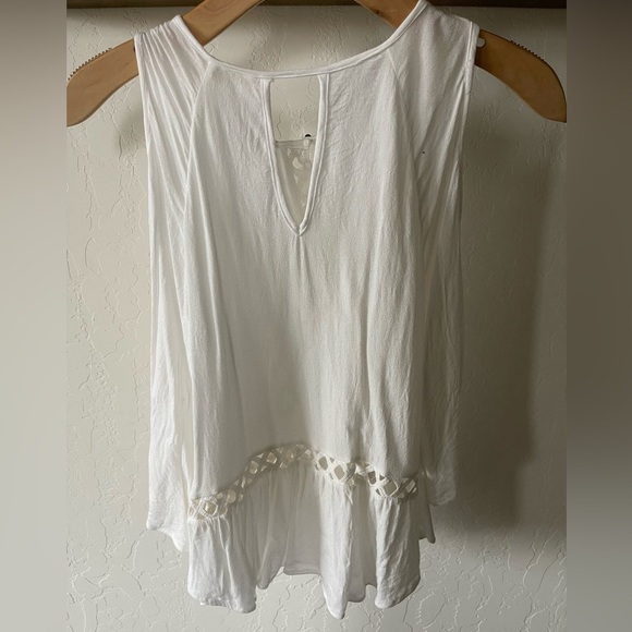 Anthropologie Meadow Rue| White Cold Shoulder Boho Blouse with Wing Sleeve, XS•• - Picture 4 of 10